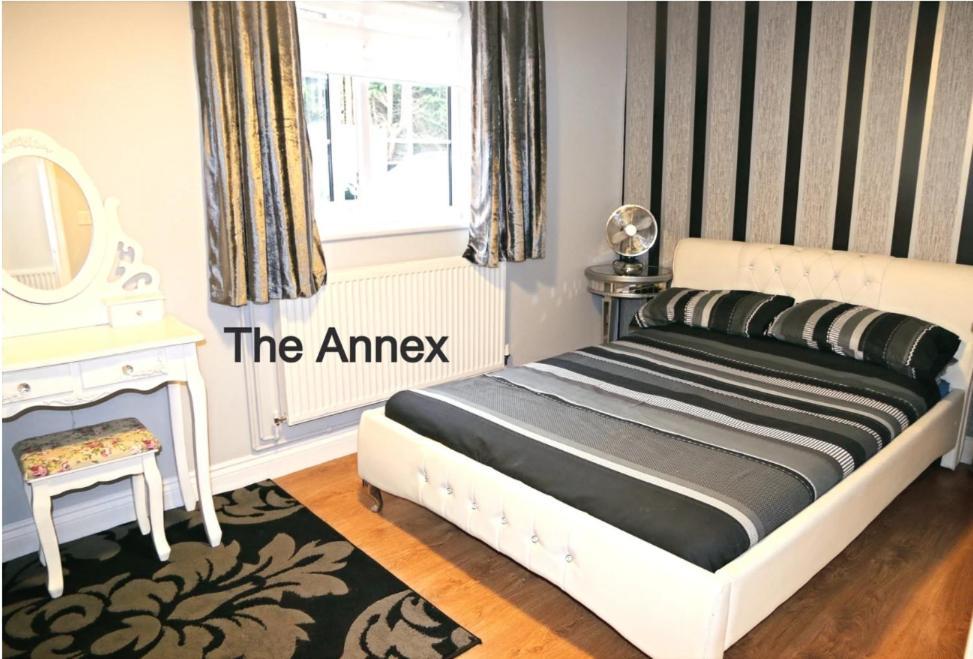 Hen & Stag Retreat Weekend Stay Sleeps 10 To 30 Thetford Bagian luar foto
