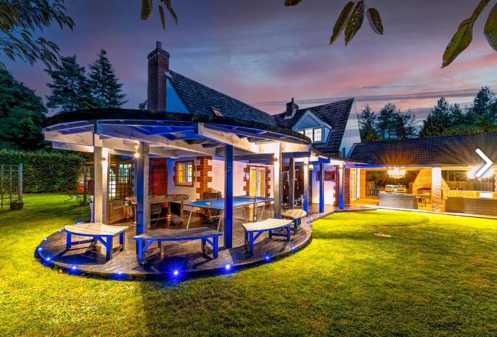 Hen & Stag Retreat Weekend Stay Sleeps 10 To 30 Thetford Bagian luar foto