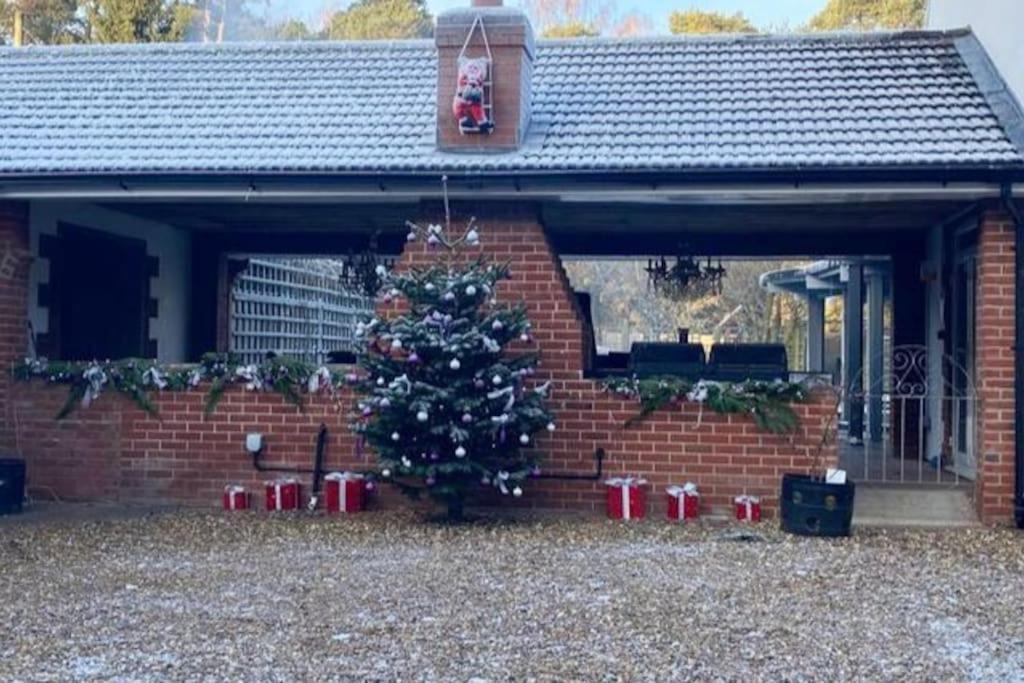 Hen & Stag Retreat Weekend Stay Sleeps 10 To 30 Thetford Bagian luar foto