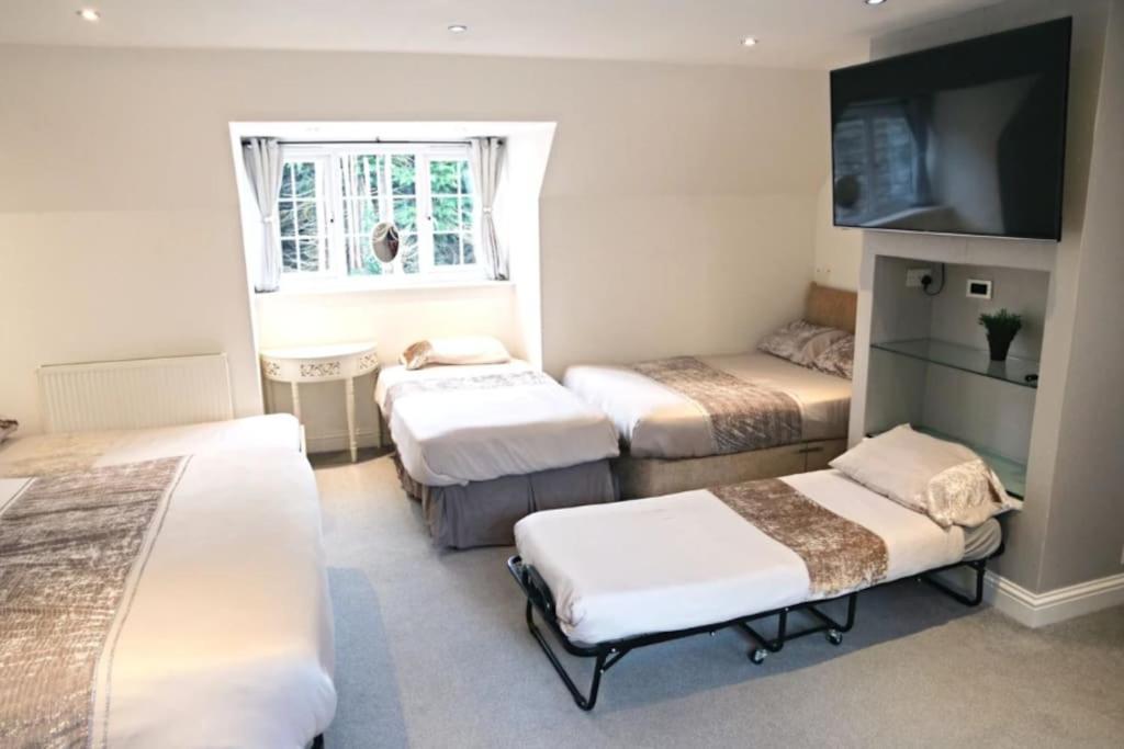 Hen & Stag Retreat Weekend Stay Sleeps 10 To 30 Thetford Bagian luar foto