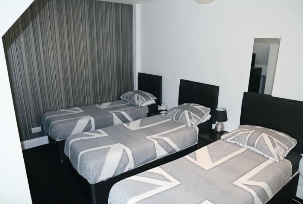 Hen & Stag Retreat Weekend Stay Sleeps 10 To 30 Thetford Bagian luar foto