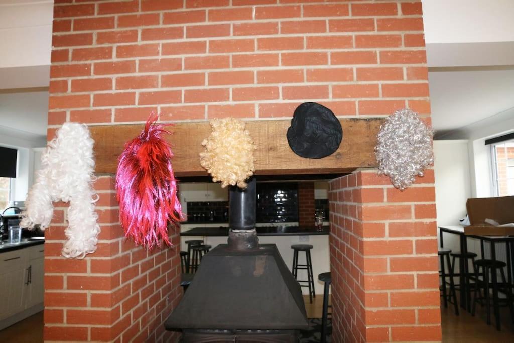 Hen & Stag Retreat Weekend Stay Sleeps 10 To 30 Thetford Bagian luar foto