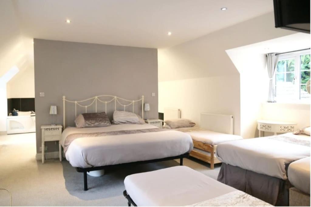 Hen & Stag Retreat Weekend Stay Sleeps 10 To 30 Thetford Bagian luar foto
