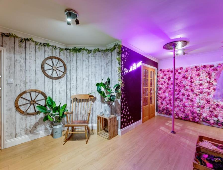 Hen & Stag Retreat Weekend Stay Sleeps 10 To 30 Thetford Bagian luar foto