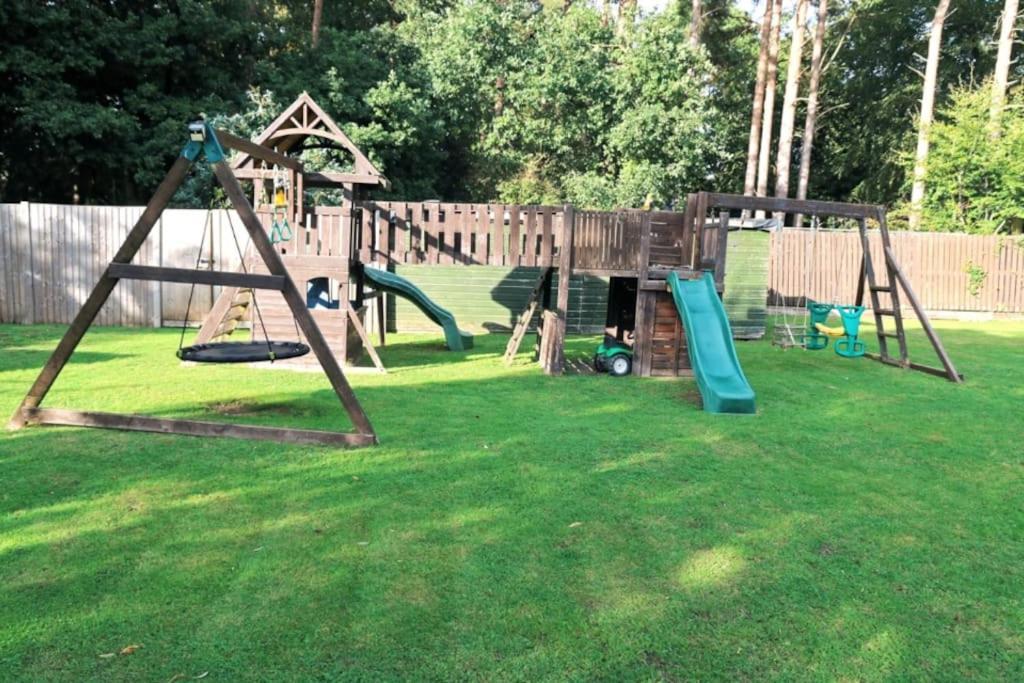 Hen & Stag Retreat Weekend Stay Sleeps 10 To 30 Thetford Bagian luar foto
